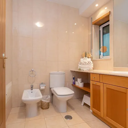 Atlantic Ocean 2bdr With Pool By Lovelystay Apartmán