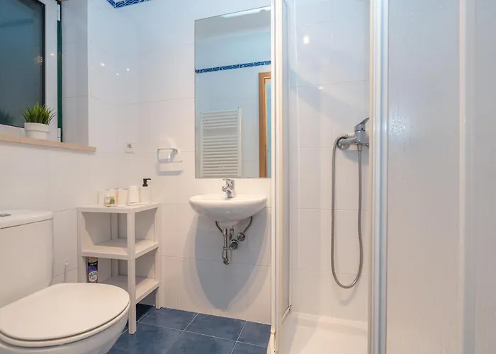 Atlantic Ocean 2bdr With Pool By Lovelystay * Buarcos