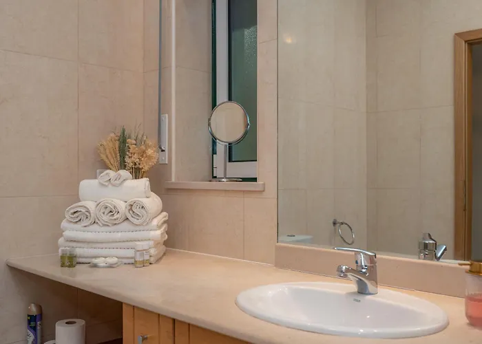 Atlantic Ocean 2bdr With Pool By Lovelystay Lejlighed Buarcos